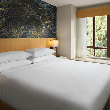 Delta Hotels By Marriott Whistler Village Suites Exterior photo