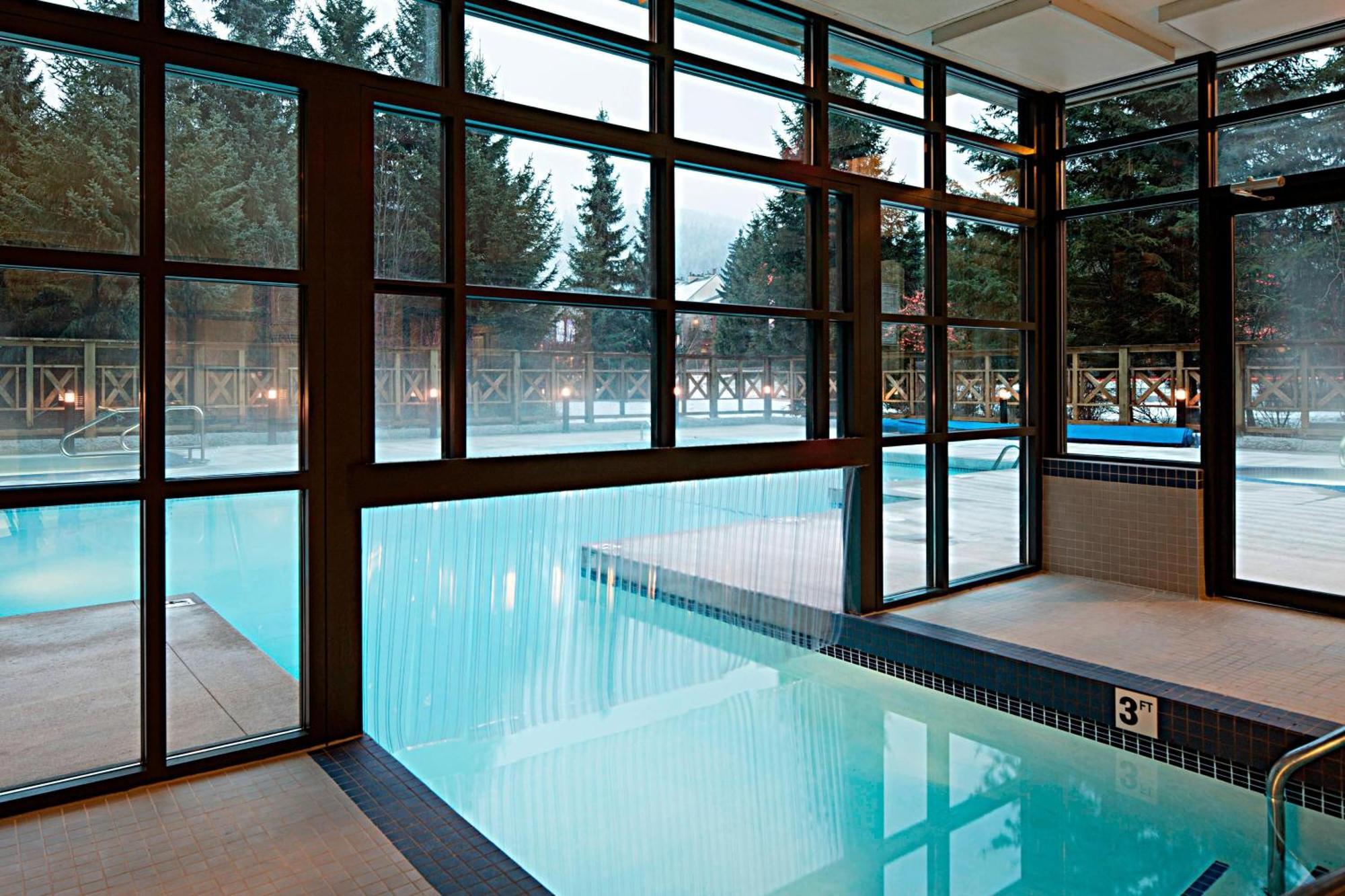 Delta Hotels By Marriott Whistler Village Suites Exterior photo