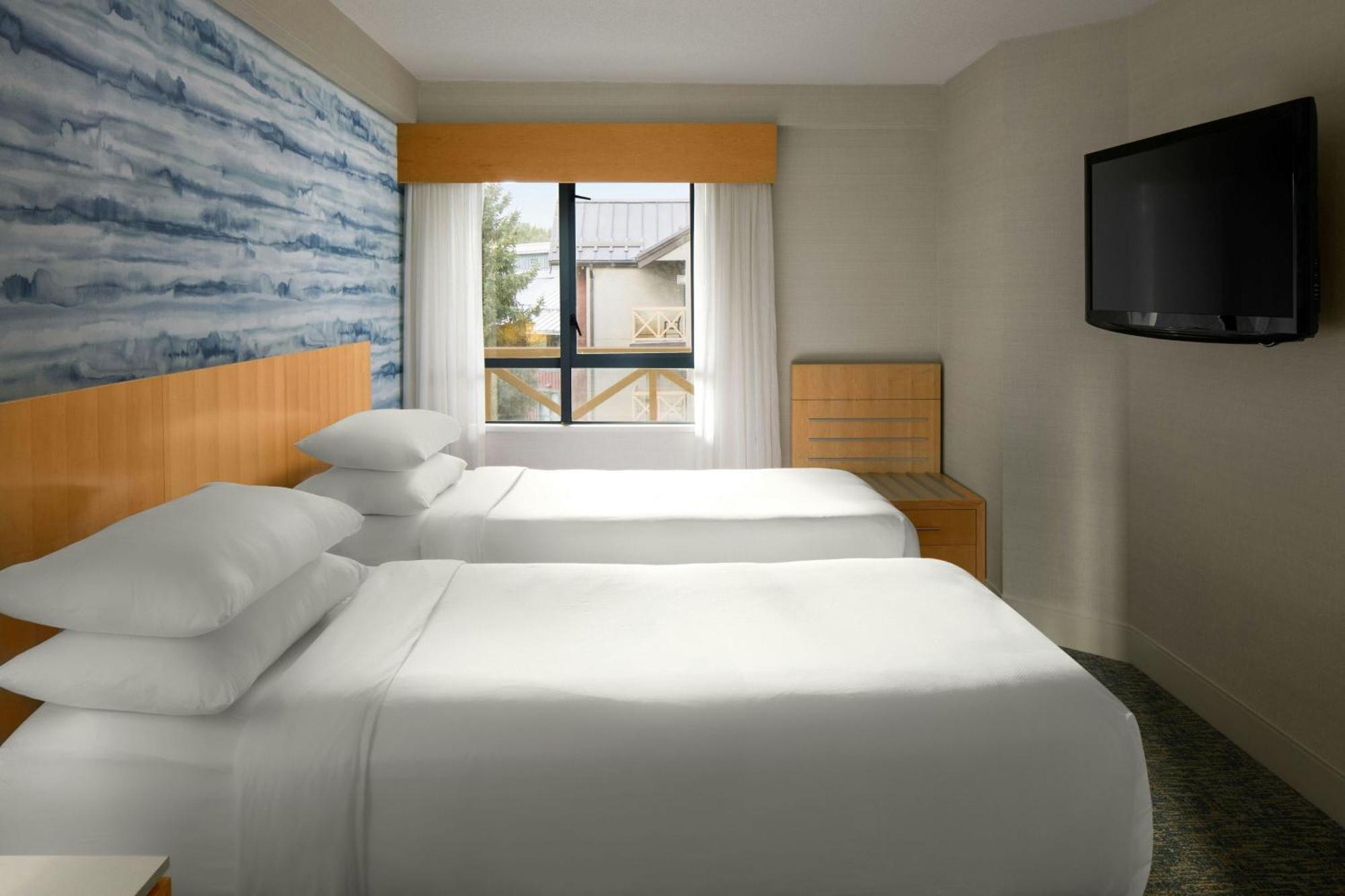 Delta Hotels By Marriott Whistler Village Suites Exterior photo