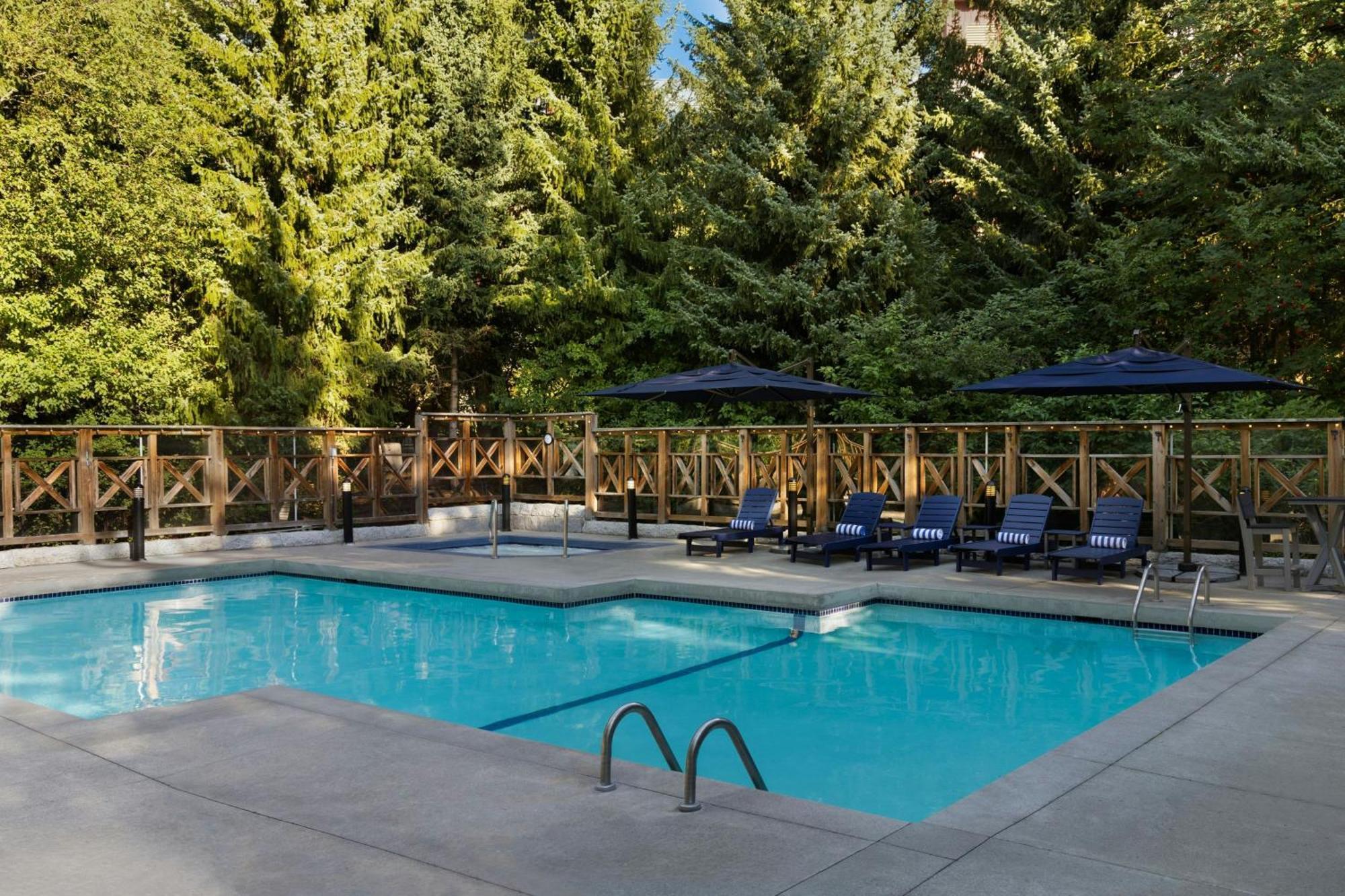 Delta Hotels By Marriott Whistler Village Suites Exterior photo