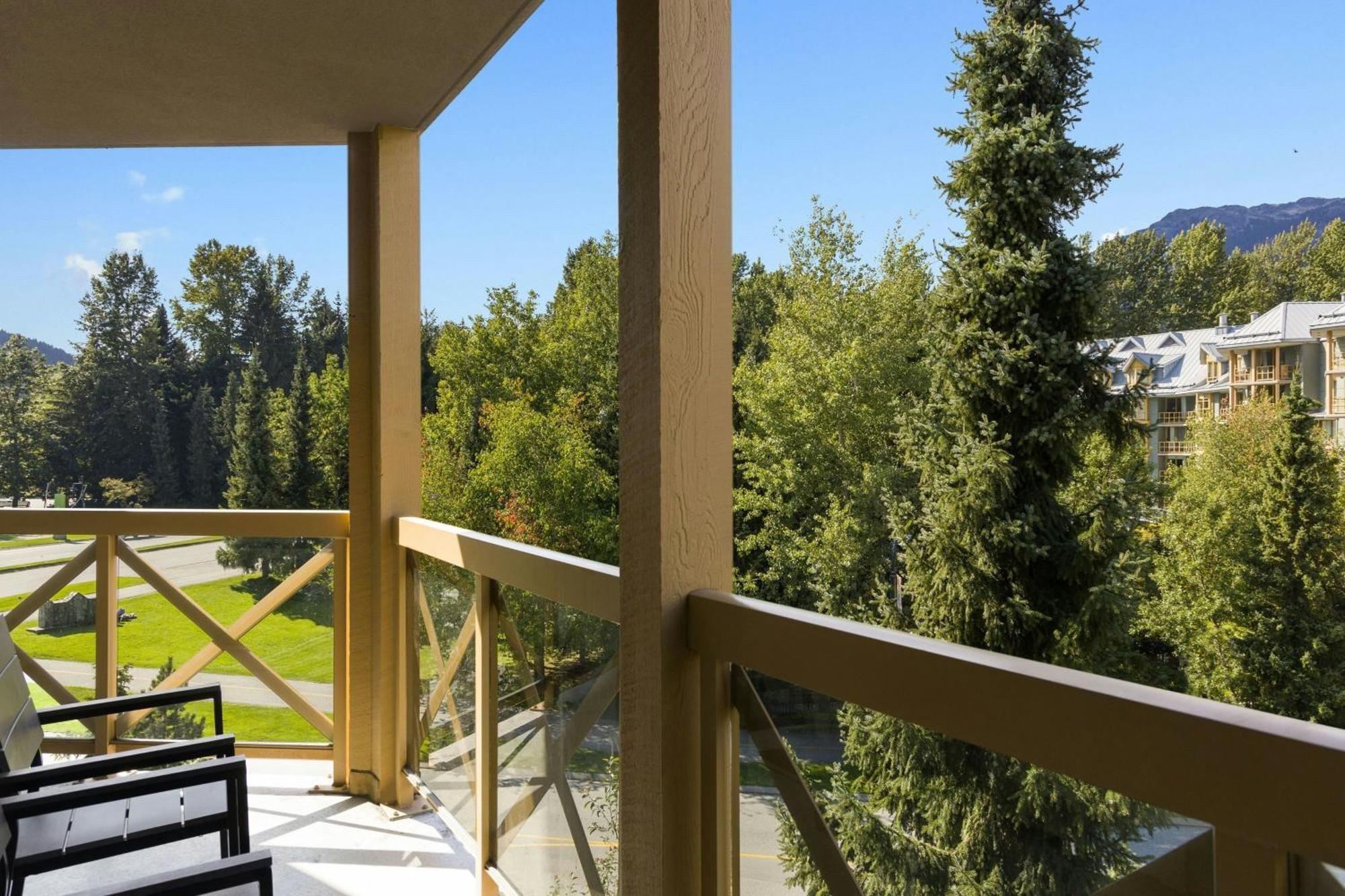 Delta Hotels By Marriott Whistler Village Suites Exterior photo