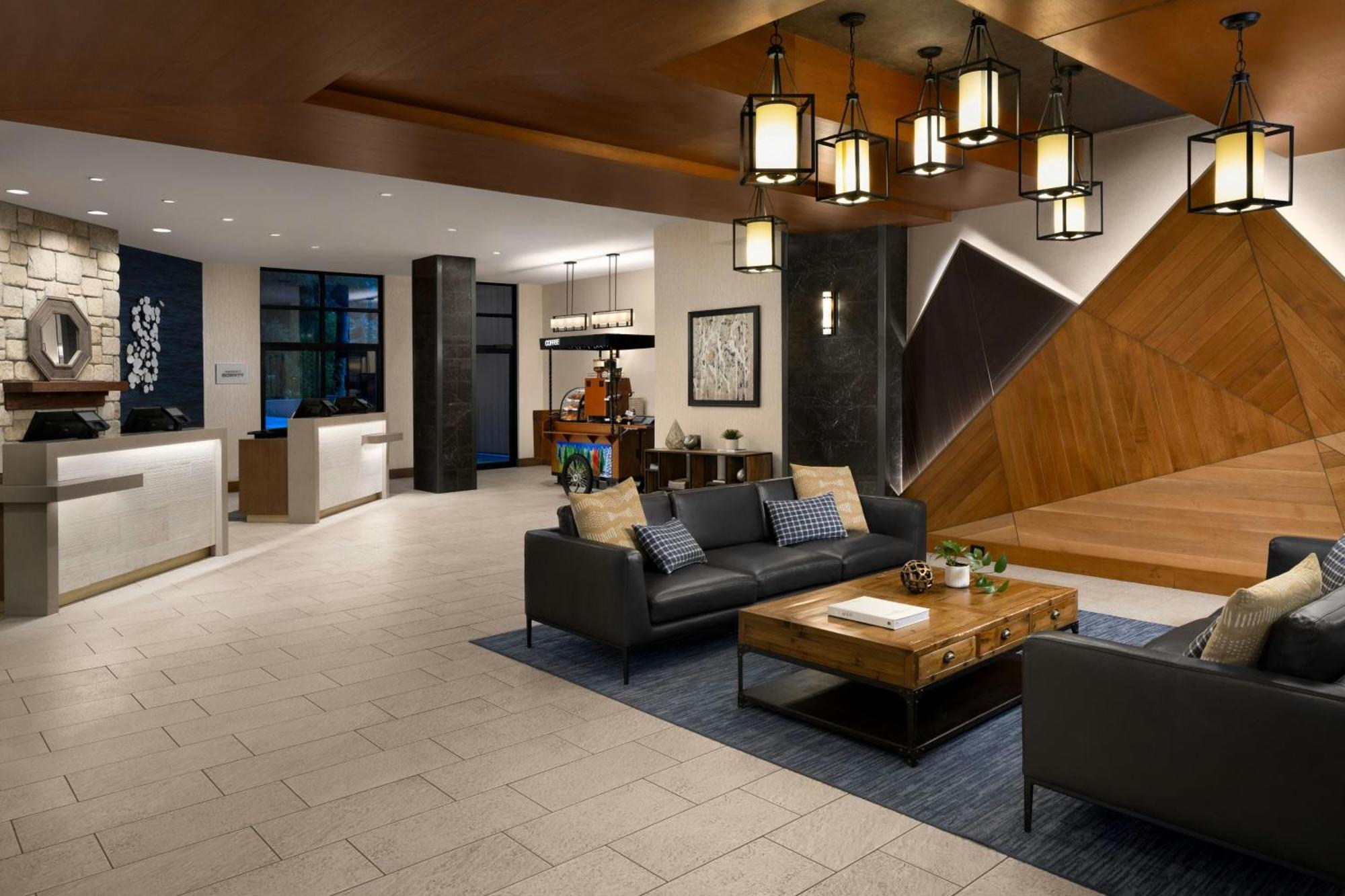 Delta Hotels By Marriott Whistler Village Suites Exterior photo
