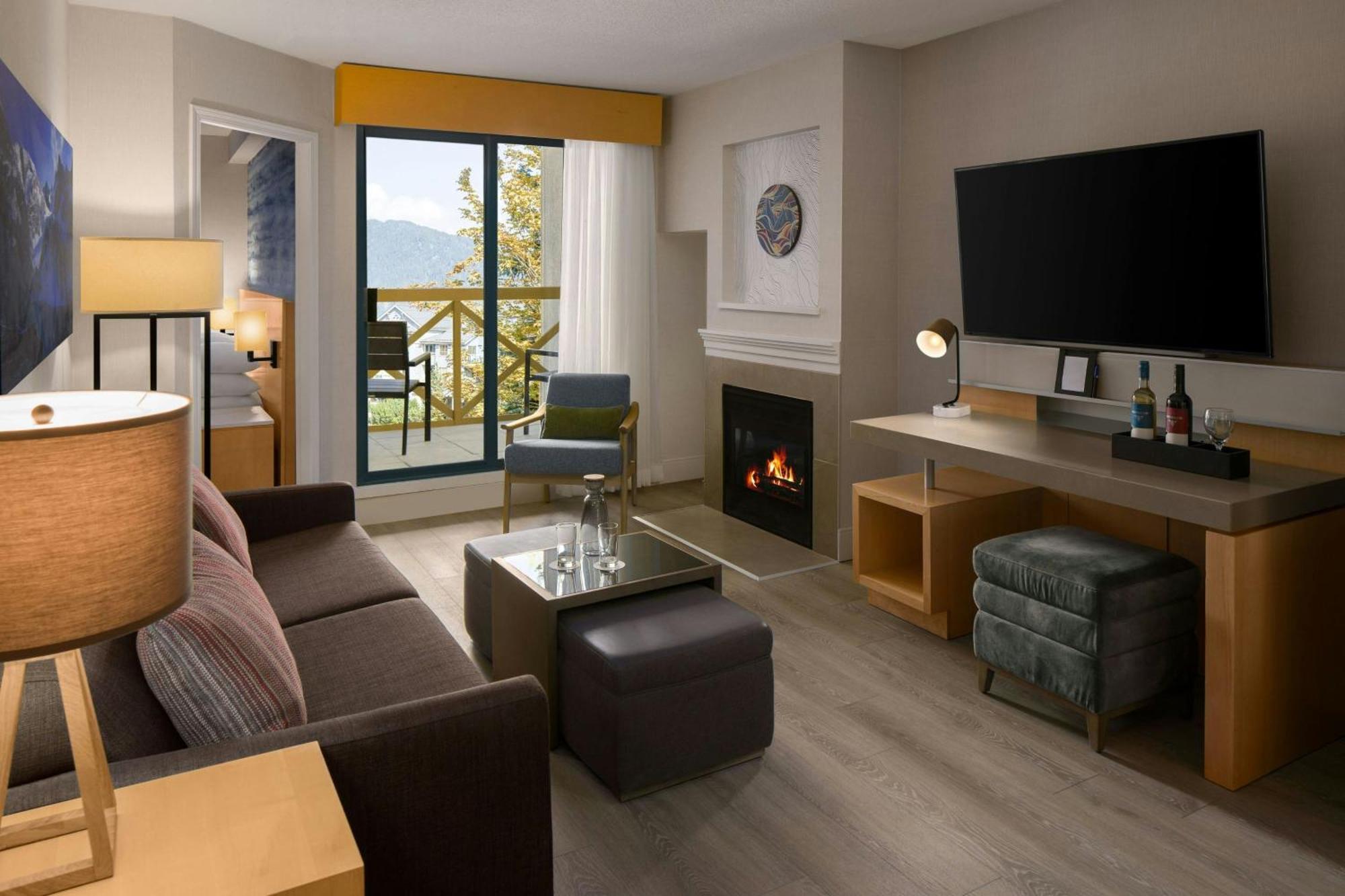 Delta Hotels By Marriott Whistler Village Suites Exterior photo
